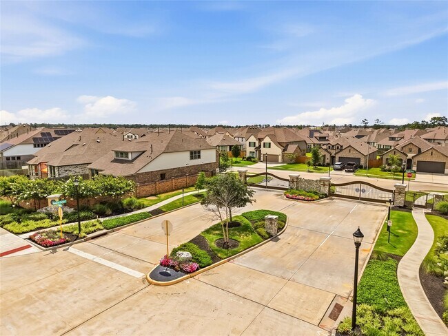 Building Photo - 15647 Roscobie Park Dr