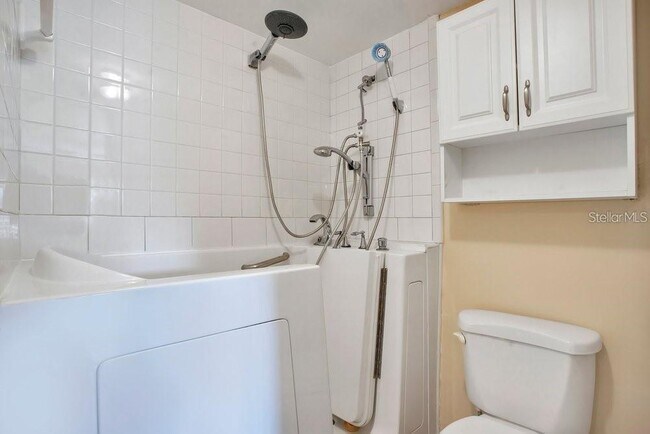 Building Photo - 1328 Pasadena Ave S