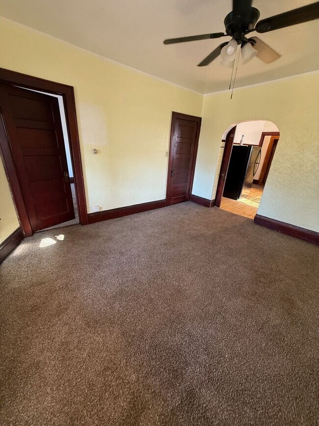 Building Photo - 2252 S 7th St