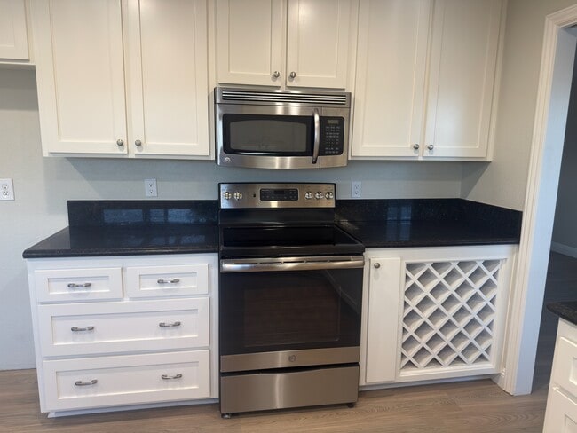 Building Photo - 17571 Cabela Dr