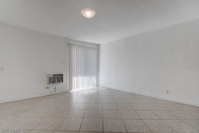 Building Photo - 5396 S Swenson St