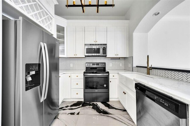 Building Photo - 3445 Stratford Rd NE