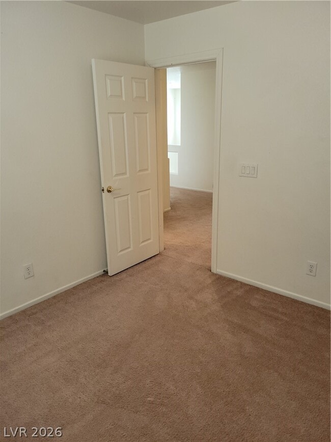 Building Photo - 9275 Hollander Ave