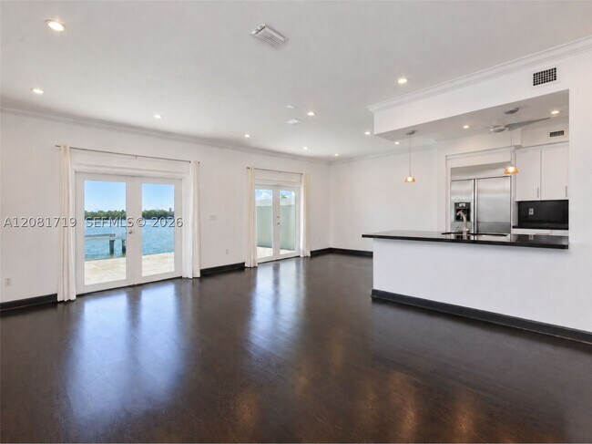 Building Photo - 8041 NE Bayshore Ct