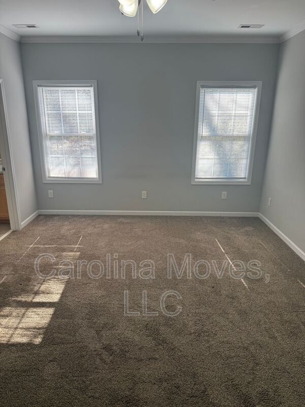 Building Photo - 105 Bismark Dr