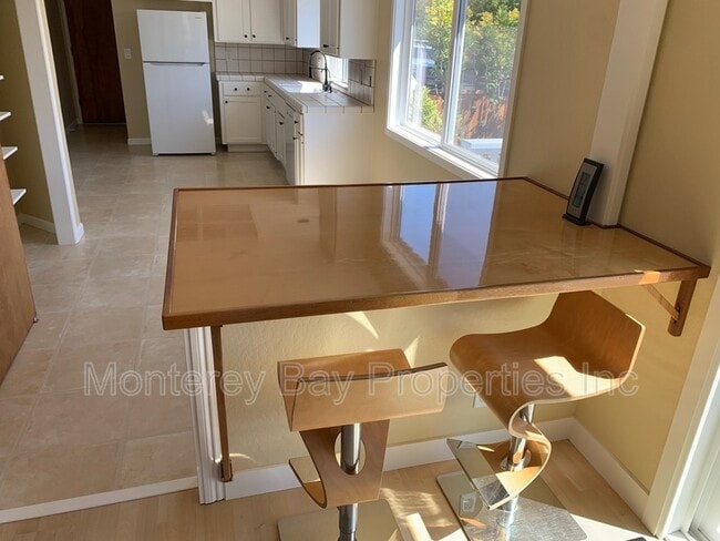 Building Photo - 1715 Matthews Ln