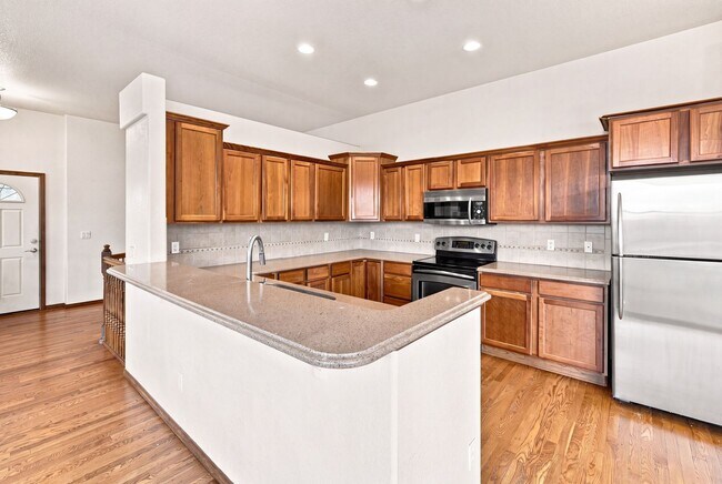 Building Photo - 8803 Wolf Lake Drive