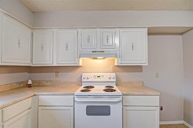 Building Photo - 11203 Doric Ct