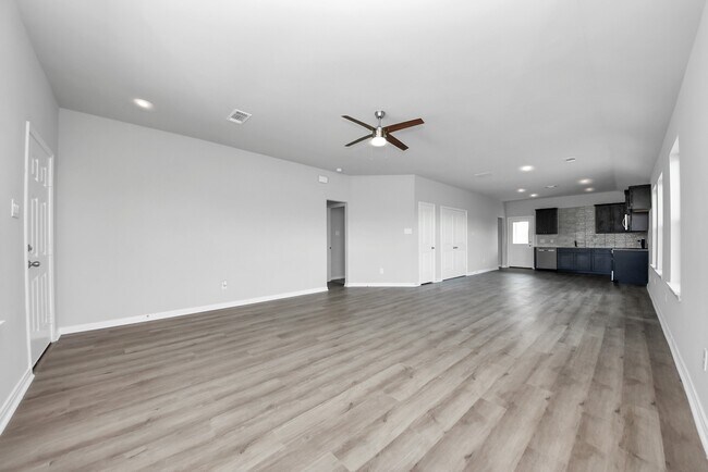 Building Photo - 288 Buckskin Dr