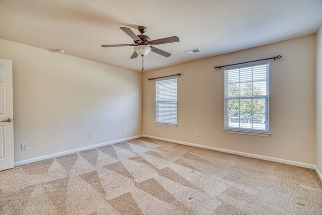 Building Photo - Incredible Home In Gated Community/Simpsonville