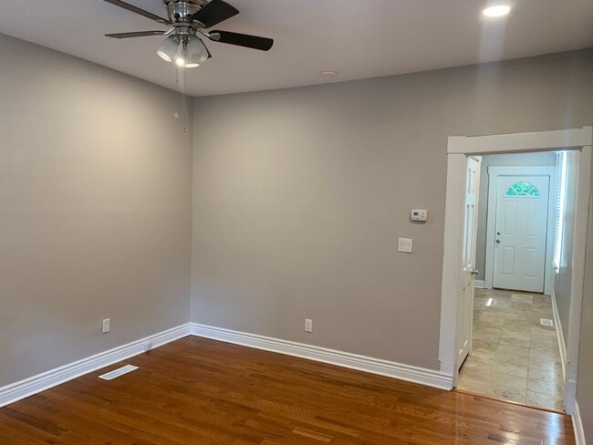 Building Photo - 142-144 W. Norwich Ave.