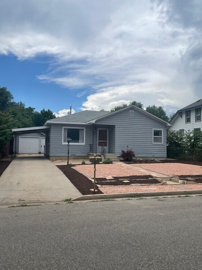Primary Photo - Charming Home w/ Fenced Yard in Central Lo...