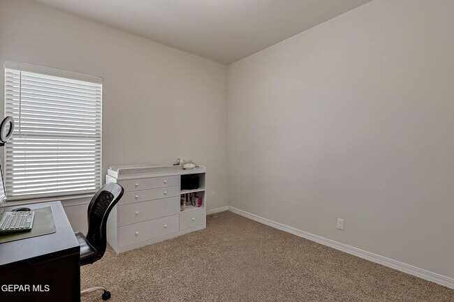 Building Photo - 532 Oakmont