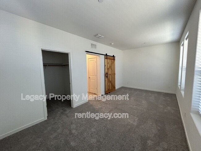 Building Photo - 3998 E Commerce Way