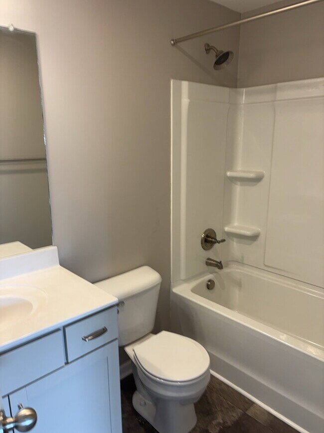 Building Photo - Gated Sango Townhome- Prime Location for Commutes