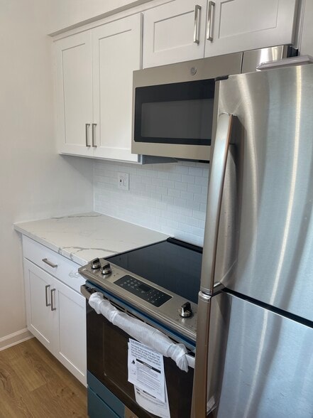 Kitchen - 1265 Manchester Dr