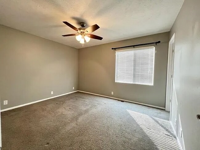 Building Photo - 6714 N 110th Ave