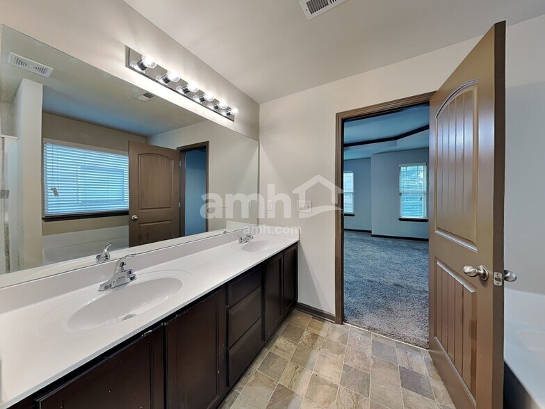 Building Photo - 658 Sweet Ashley Way