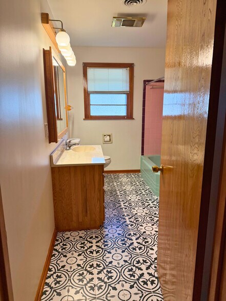 Building Photo - 5017 Soldier St