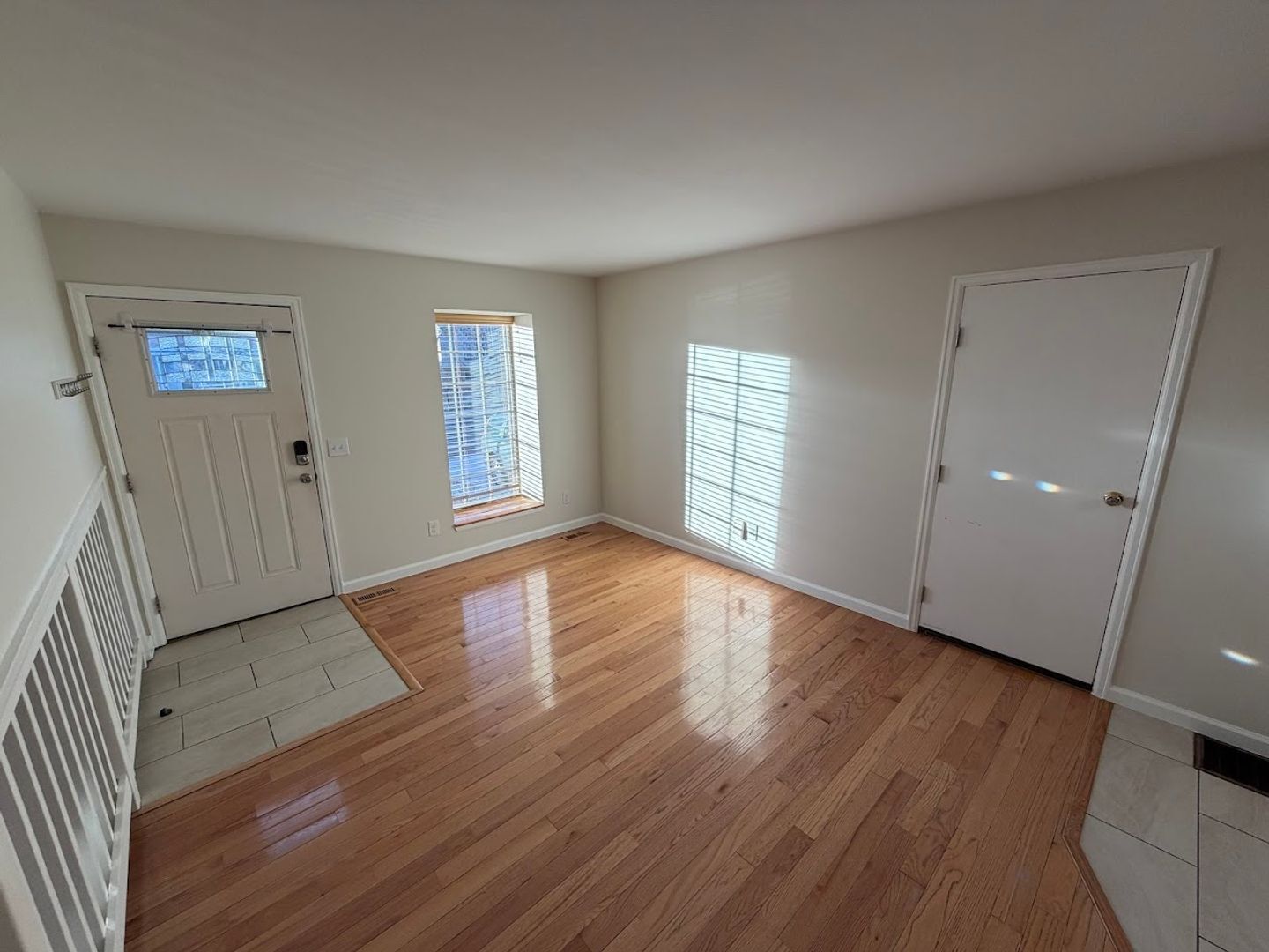 Building Photo - 2406 Bowen St