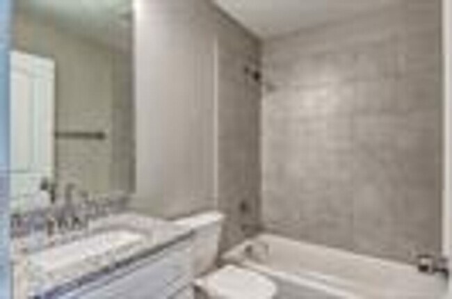 Building Photo - 3258 Wexford Dr