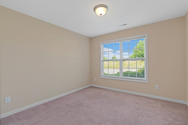 Building Photo - 2758 Slate Dr SW