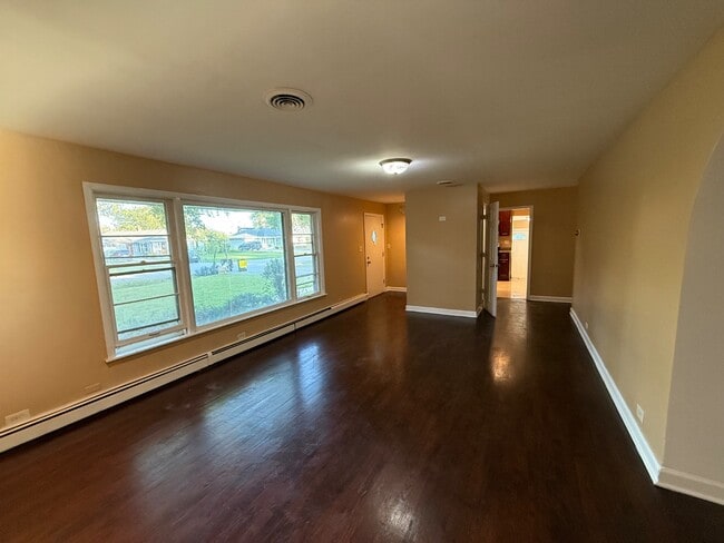 Building Photo - 9503 Greenwood Dr