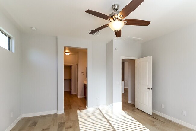 Building Photo - 12205 W Hide Trail