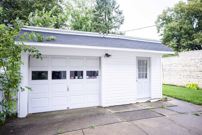 Building Photo - 3942 Torrance Dr