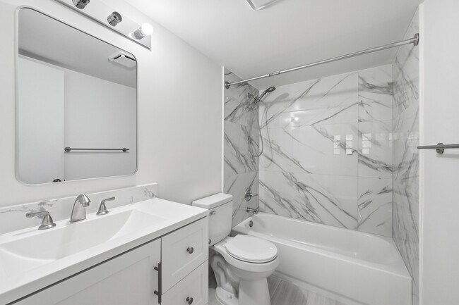 Building Photo - 2039 Coral Ridge Dr