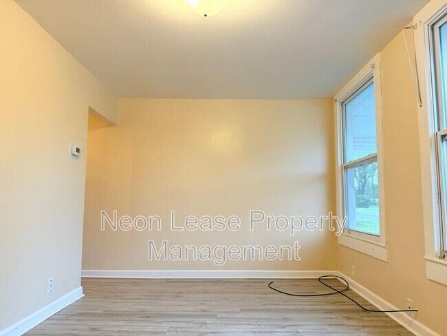 Building Photo - 32715 Bi State Blvd