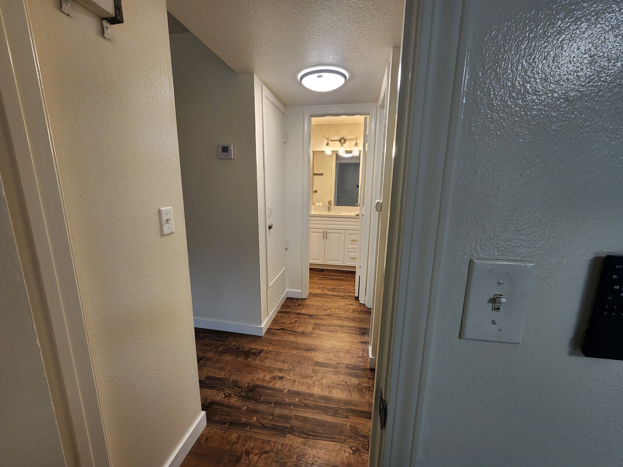 Hallway - 431 S Simpson Ave