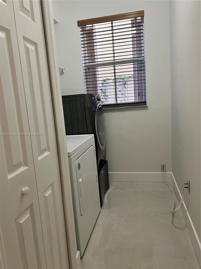 Building Photo - 16475 SW 84th Ln