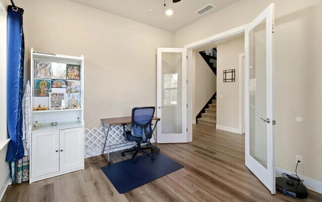 Building Photo - 14917 View Ter Ct