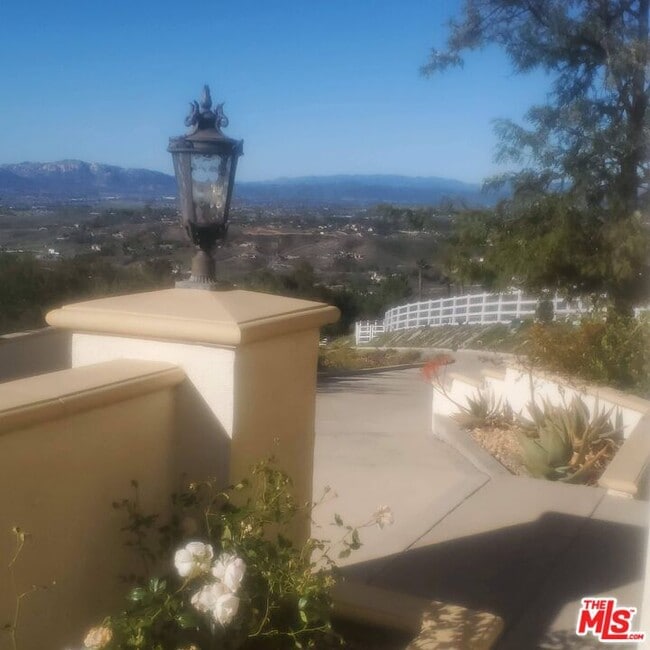 Building Photo - 42100 Parado Del Sol Dr