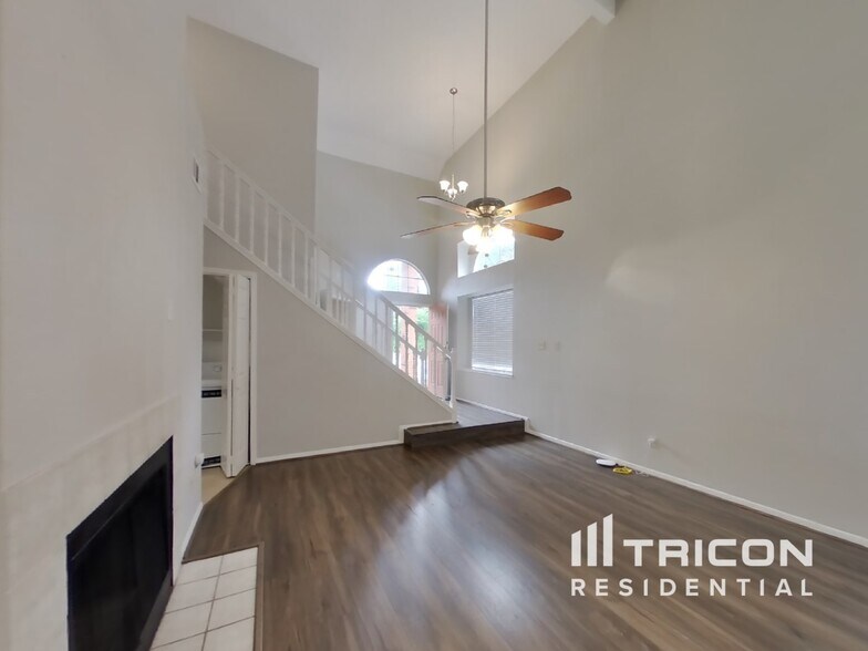 Building Photo - 6629 Queensclub Dr