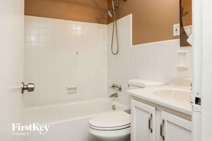 Building Photo - 665 Pimlico Dr