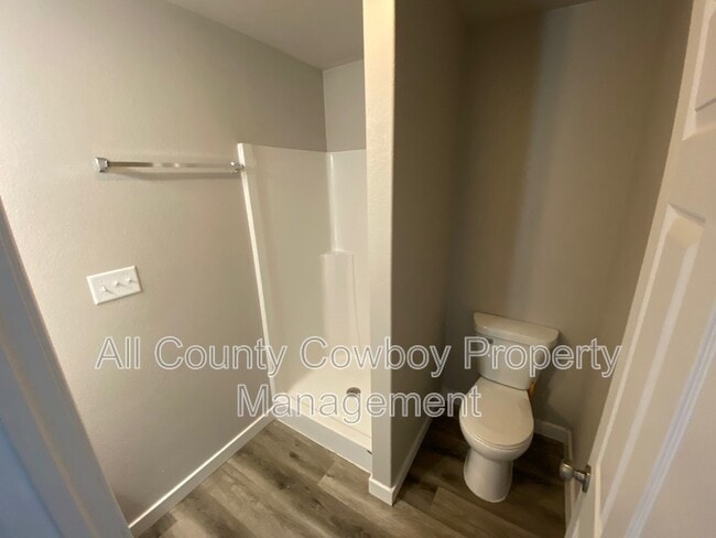 Building Photo - 4521 E Bobolink Ln