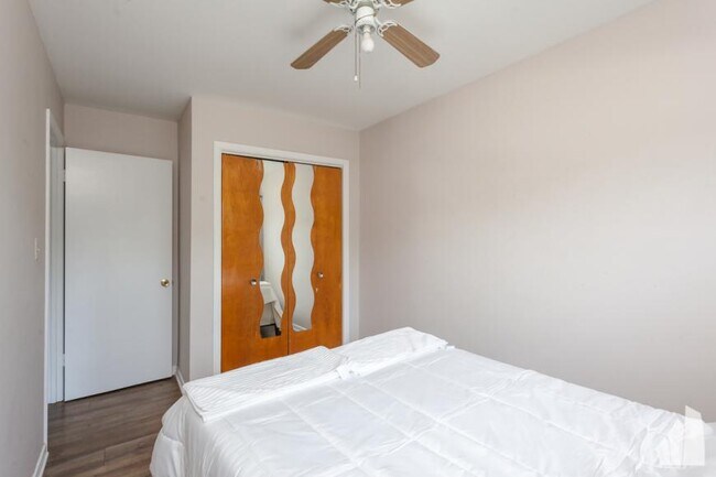 Building Photo - 2 bedroom in Chicago IL 60626
