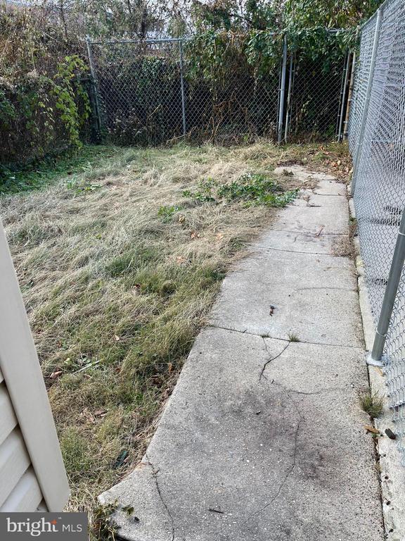 Building Photo - 127 E Coulter St