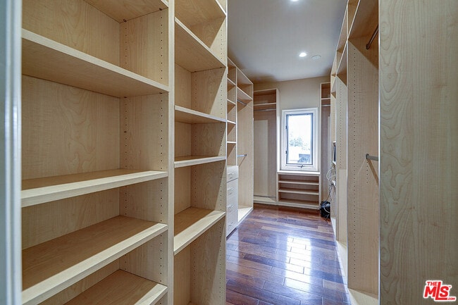 Building Photo - 209 S Anita Ave