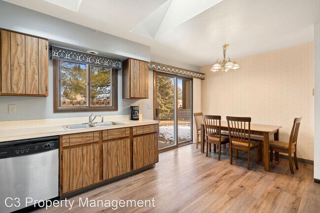 Building Photo - 4 br, 2 bath House - 2800 Sagebrush Drive