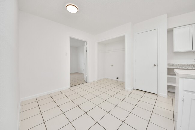 Building Photo - 15534 Weldon Dr