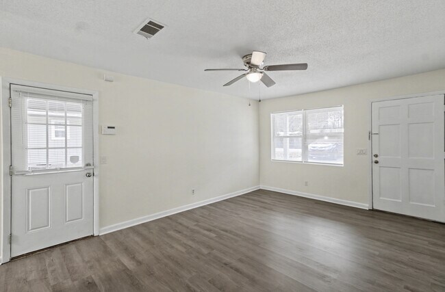 Building Photo - 740 Fleming Rd