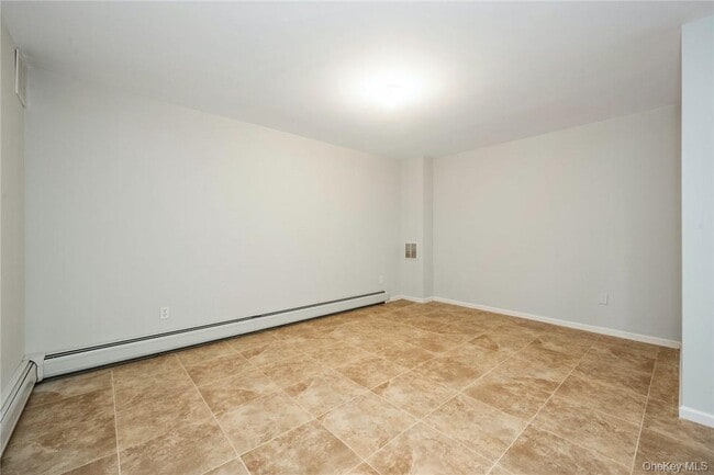 Building Photo - 122 Sagamore Rd