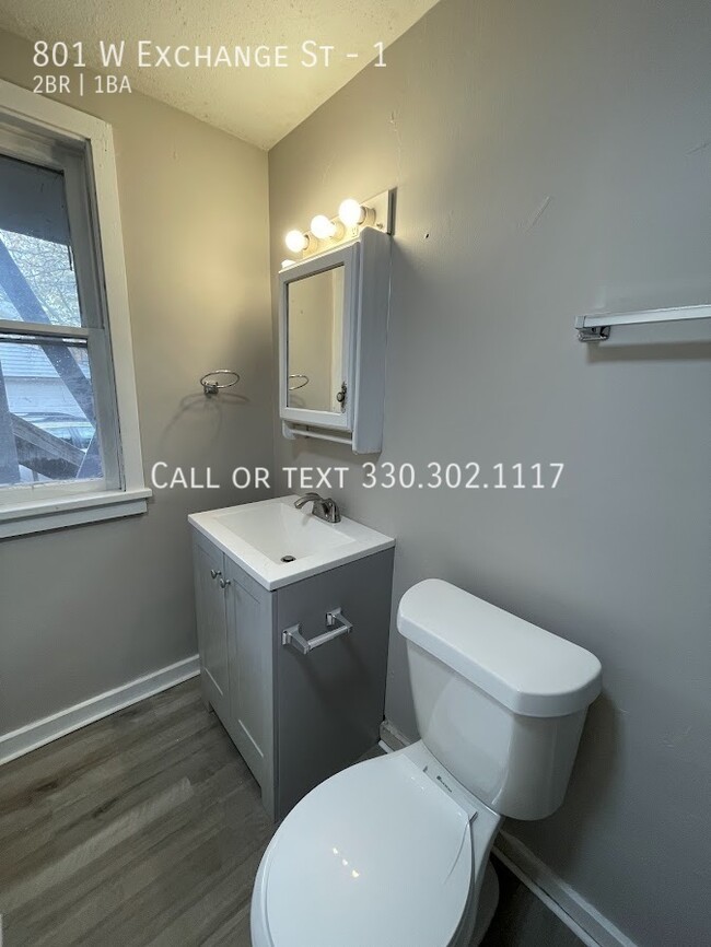 Building Photo - Two bedroom one bathroom 1st level apartme...