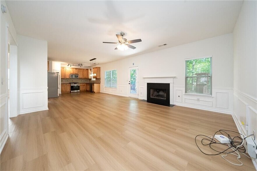 Building Photo - 715 Moonlight Way