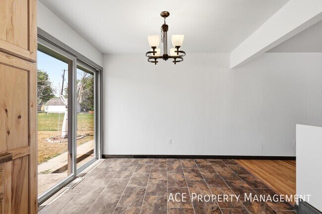 Building Photo - 209 Wedgewood Dr