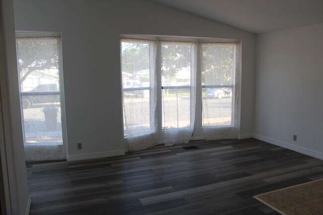 Building Photo - 31769 Vía Cordova