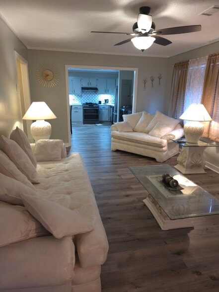 Fully-furnished Living room - 1555 Lyons Center Rd